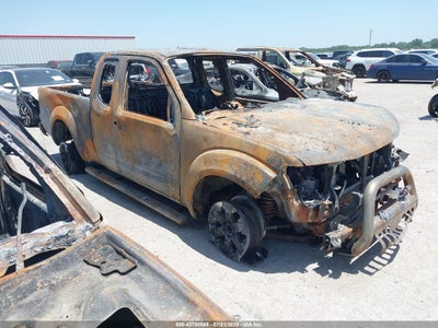 NISSAN FRONTIER 2017