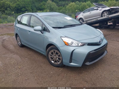 TOYOTA PRIUS V 2017
