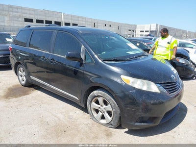 TOYOTA SIENNA 2015