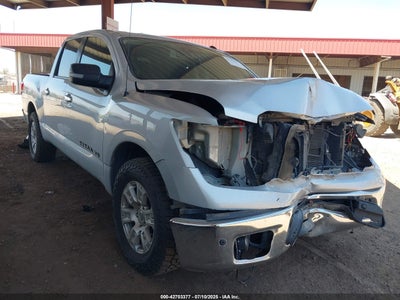 NISSAN TITAN 2019