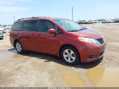 TOYOTA SIENNA 2013