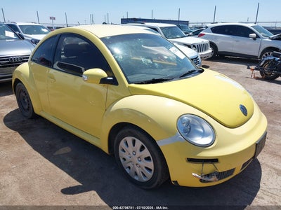 VOLKSWAGEN NEW BEETLE 2010