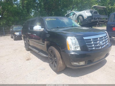 CADILLAC ESCALADE ESV 2011