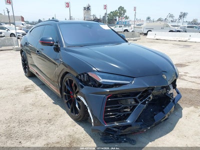 LAMBORGHINI URUS 2020