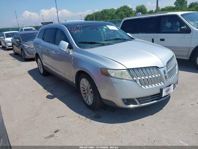 LINCOLN MKT 2011