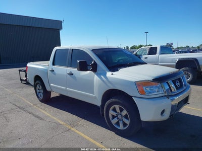 NISSAN TITAN 2014