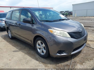 TOYOTA SIENNA 2012