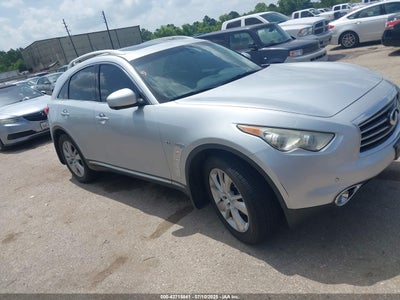 INFINITI QX70 2015