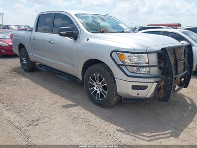 NISSAN TITAN 2020