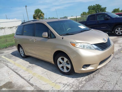 TOYOTA SIENNA 2011