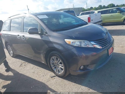 TOYOTA SIENNA 2015