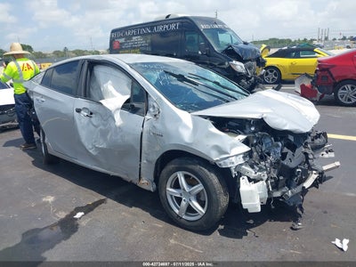 TOYOTA PRIUS 2016