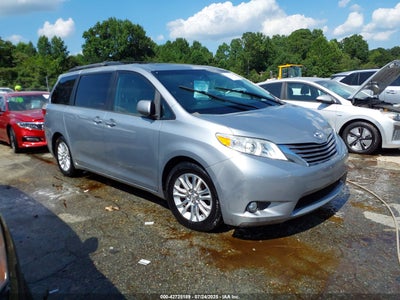 TOYOTA SIENNA 2015