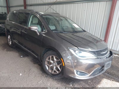 CHRYSLER PACIFICA 2017