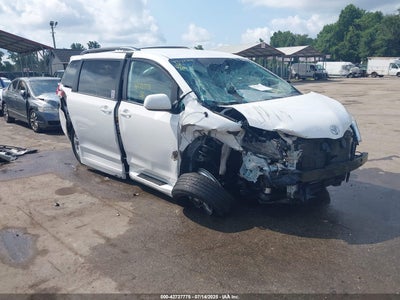 TOYOTA SIENNA 2013