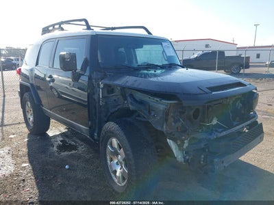 TOYOTA FJ CRUISER 2010