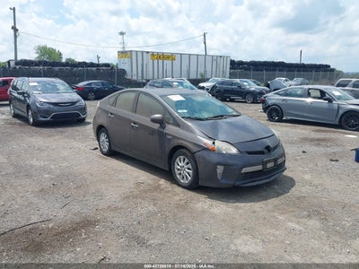 TOYOTA PRIUS PLUG-IN 2013