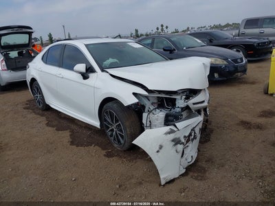 TOYOTA CAMRY 2023
