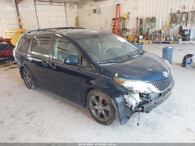 TOYOTA SIENNA 2012