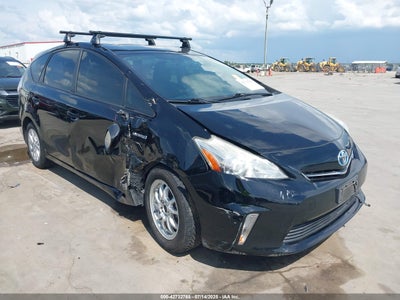 TOYOTA PRIUS V 2013