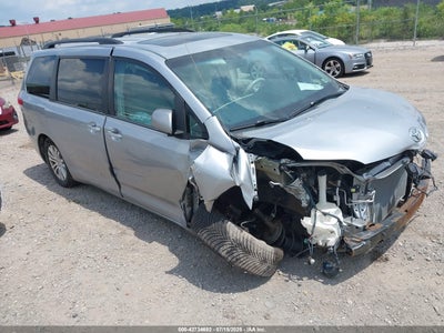 TOYOTA SIENNA 2014