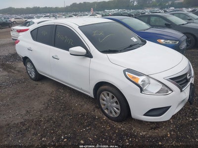 NISSAN VERSA 2015