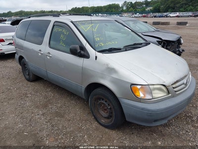 TOYOTA SIENNA 2002