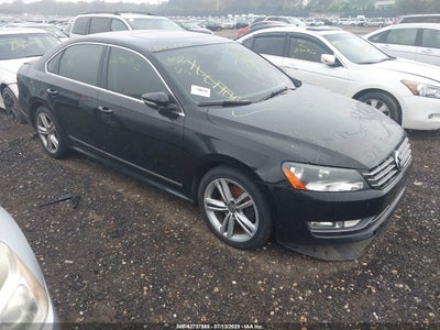 VOLKSWAGEN PASSAT 2012