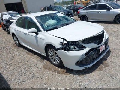 TOYOTA CAMRY 2020