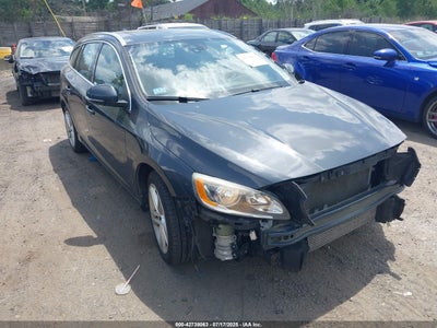 VOLVO V60 2015