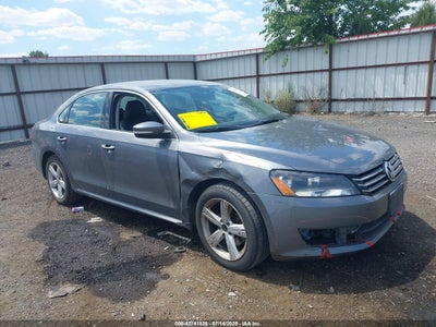 VOLKSWAGEN PASSAT 2013