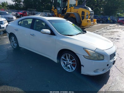 NISSAN MAXIMA 2010