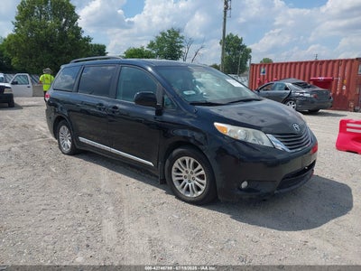 TOYOTA SIENNA 2014