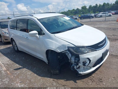 CHRYSLER PACIFICA 2018