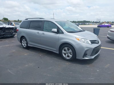 TOYOTA SIENNA 2018