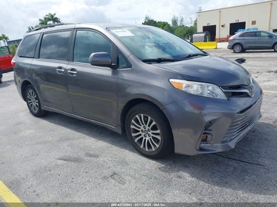 TOYOTA SIENNA 2019