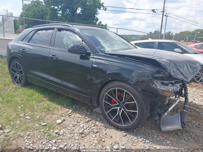 AUDI Q8 2023