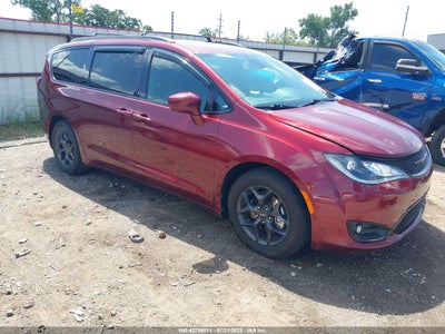 CHRYSLER PACIFICA 2018