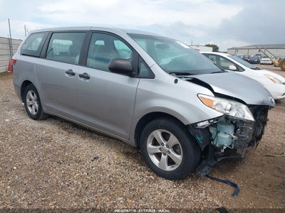 TOYOTA SIENNA 2015