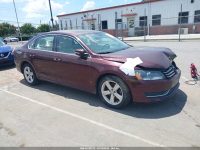 VOLKSWAGEN PASSAT 2012