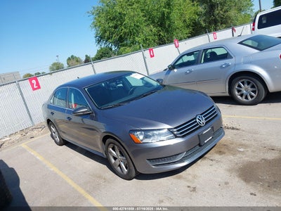 VOLKSWAGEN PASSAT 2012