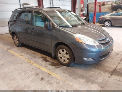 TOYOTA SIENNA 2009