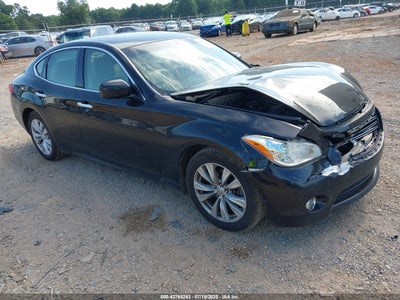 INFINITI M37 2011