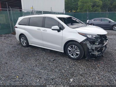 TOYOTA SIENNA 2024