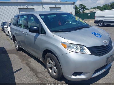 TOYOTA SIENNA 2014