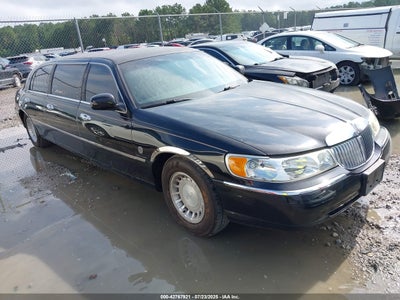 LINCOLN TOWN CAR 2000