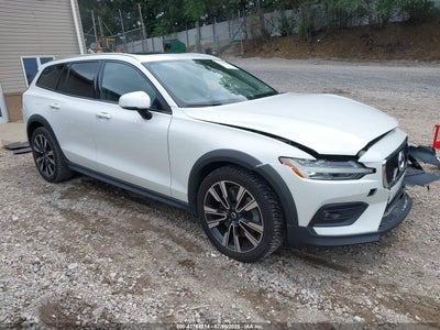 VOLVO V60 CROSS COUNTRY 2021