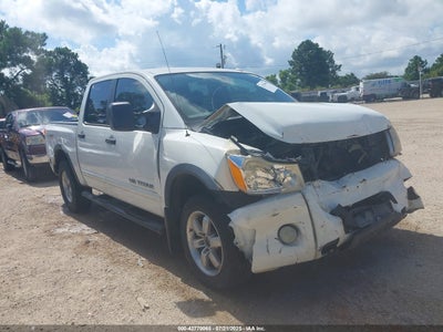 NISSAN TITAN 2011
