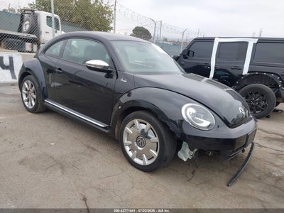 VOLKSWAGEN BEETLE 2013