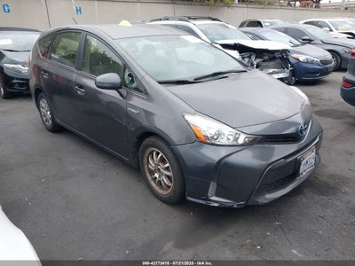TOYOTA PRIUS V 2015